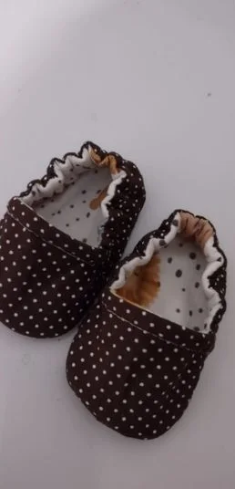 Primeiro par de sapatinhos produzido pela aluna